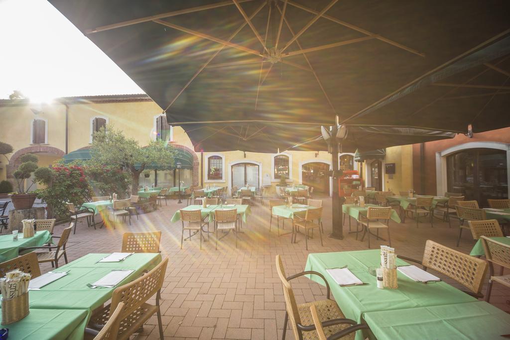 Hotel Antichi Cortili ดอสโซบัวโน ภายนอก รูปภาพ