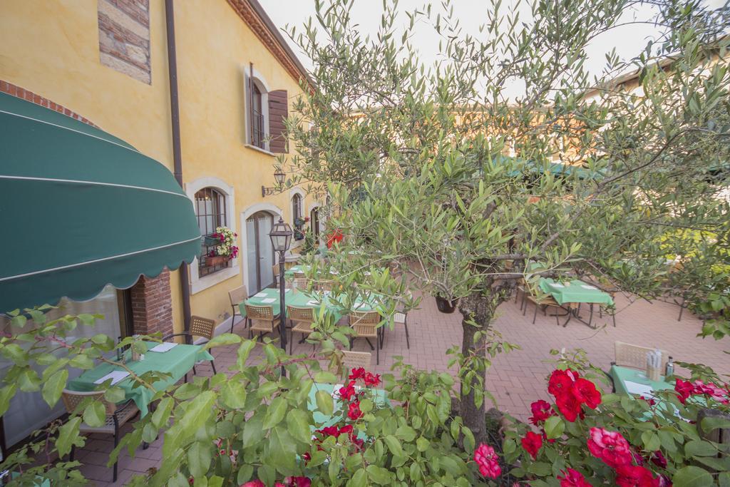 Hotel Antichi Cortili ดอสโซบัวโน ภายนอก รูปภาพ