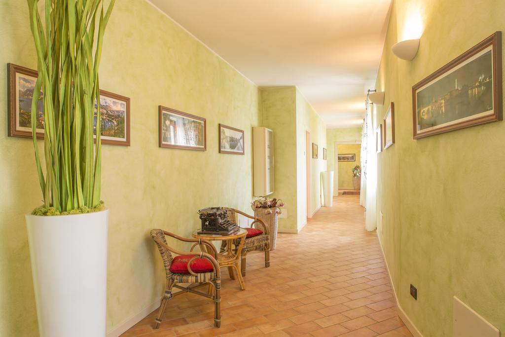 Hotel Antichi Cortili ดอสโซบัวโน ภายนอก รูปภาพ