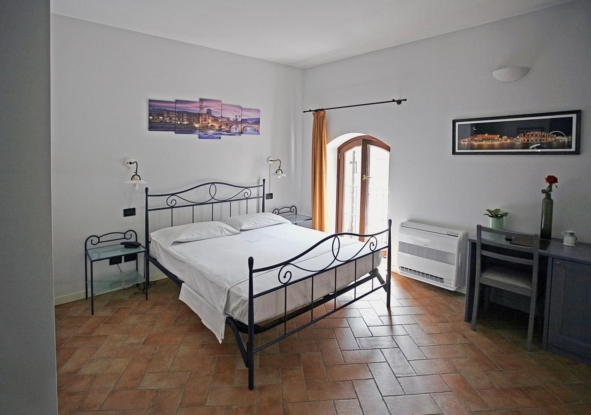 Hotel Antichi Cortili ดอสโซบัวโน ภายนอก รูปภาพ
