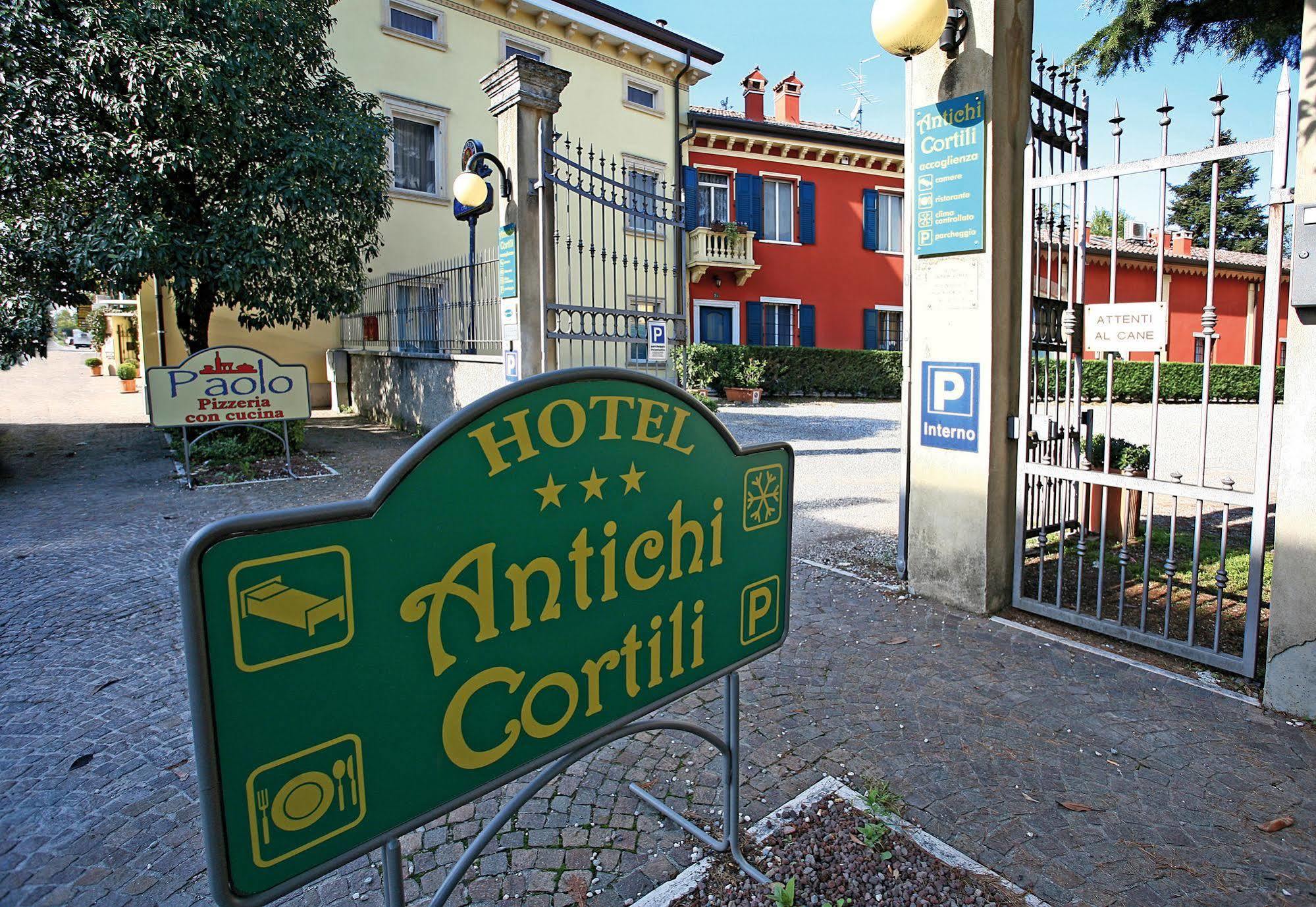 Hotel Antichi Cortili ดอสโซบัวโน ภายนอก รูปภาพ