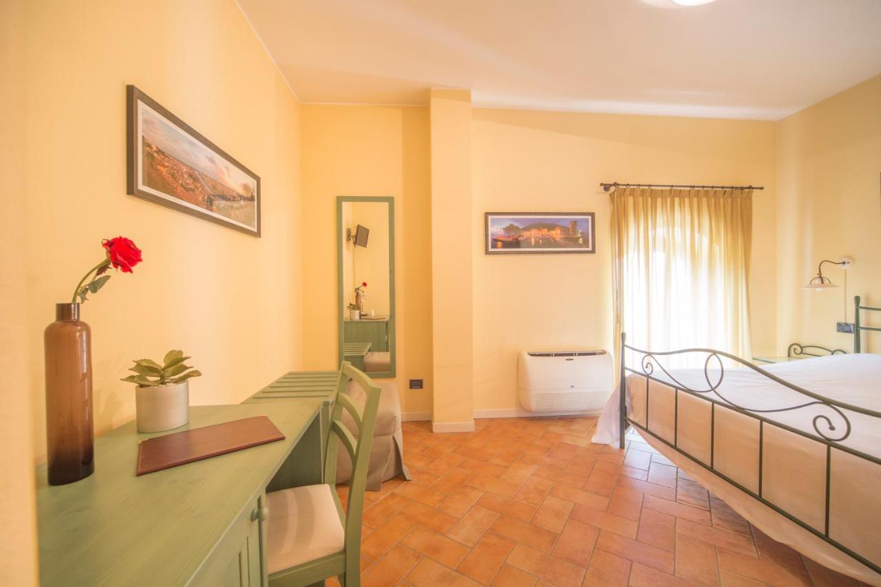Hotel Antichi Cortili ดอสโซบัวโน ภายนอก รูปภาพ